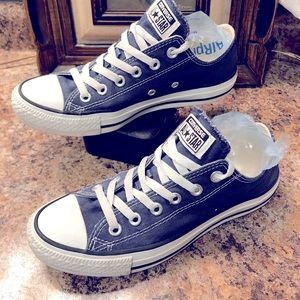 Converse Chuck Taylors Navy Blue woman’s size 7